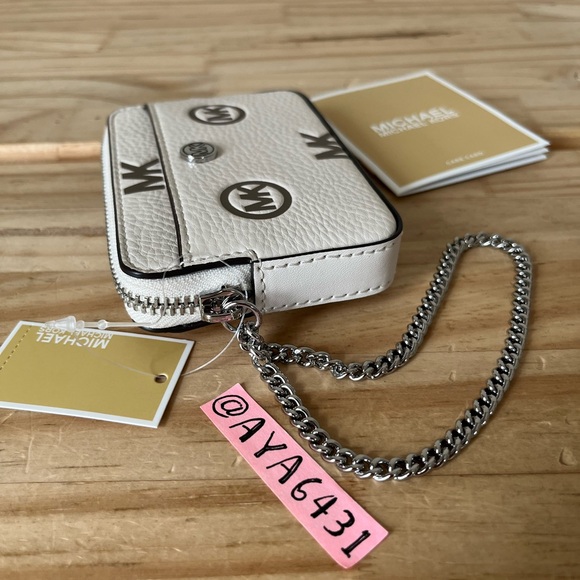 Michael Kors Card Case🎈🎈 - Picture 3 of 9